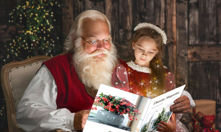 Santa Claus reading Floréac magazine_website